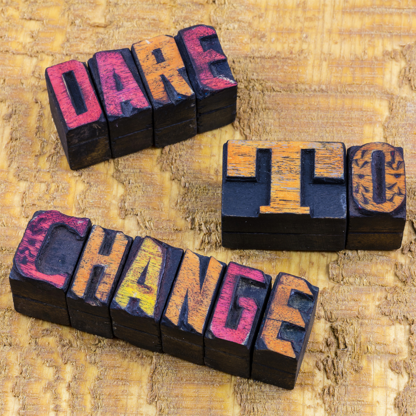Kleurrijke woorden 'dare to change'